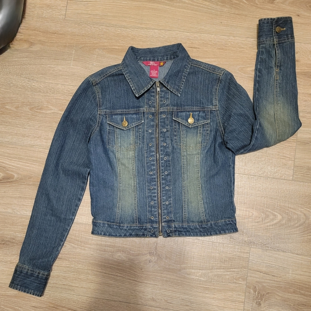 Juniors women's denim jacket, size small
